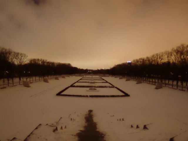 "Schneeglühen" über einem Park