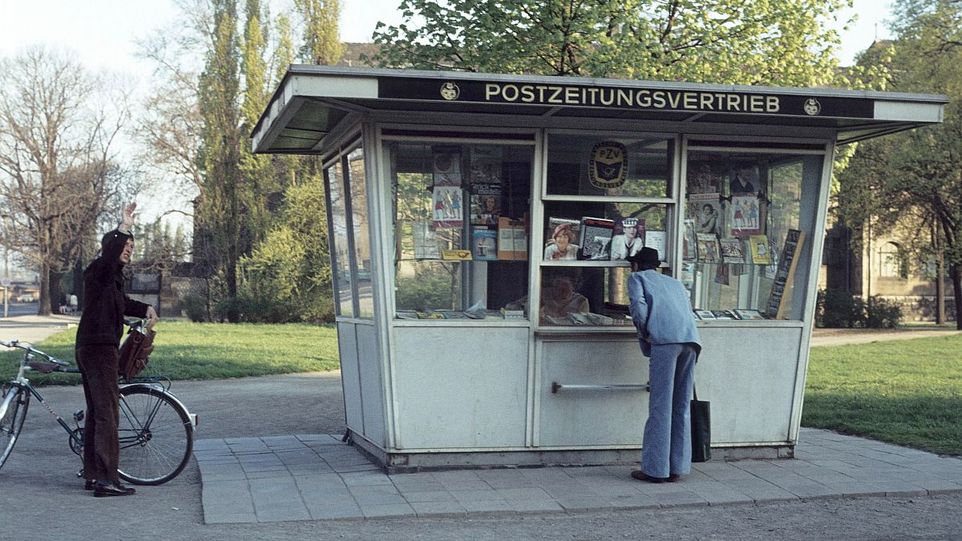 DDR-Zeitungskiosk 